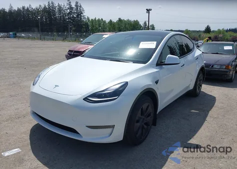 2025 Tesla Model Y Long Range Dual Motor All-Wheel Drive from USA, damaged, VIN 7SAYGDEE4SF261567